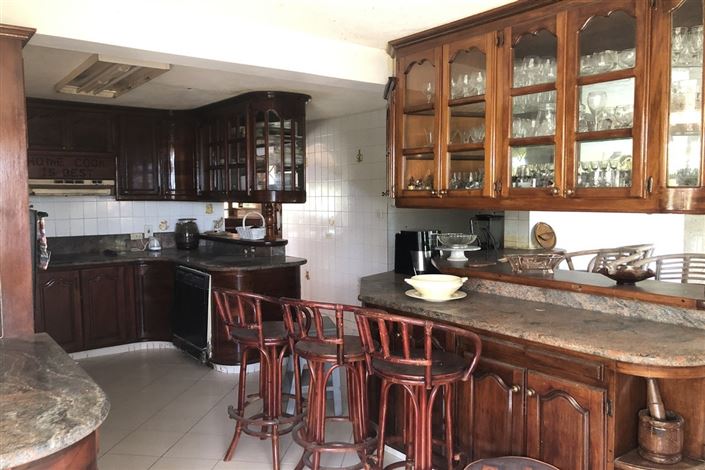 Image No.9-6 Bed Villa for sale