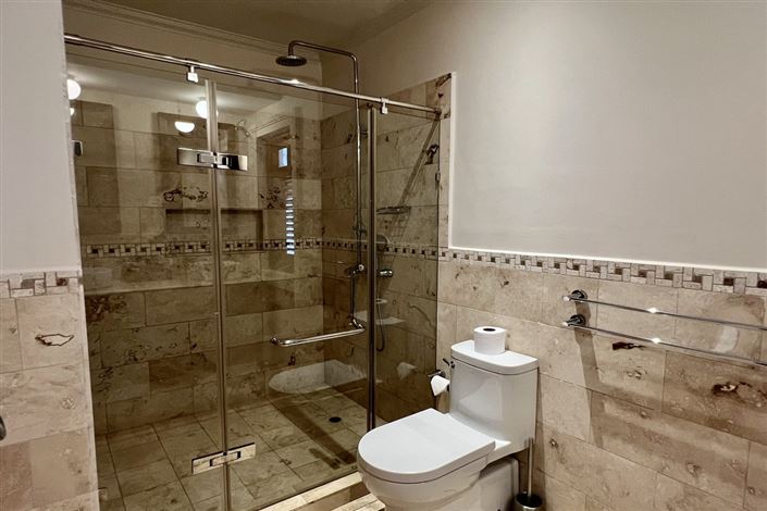 Image No.10-3 Bed Villa for sale