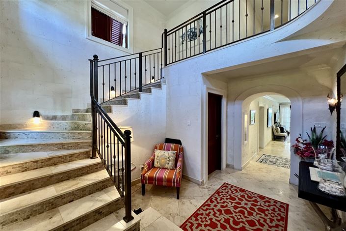 Image No.2-3 Bed Villa for sale