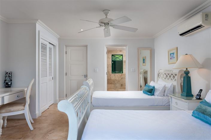 Image No.12-4 Bed Property for sale