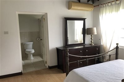 villaoflightpleasanthallensuitebedroom2