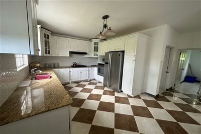 villaoflightpleasanthallspaciouskitchen