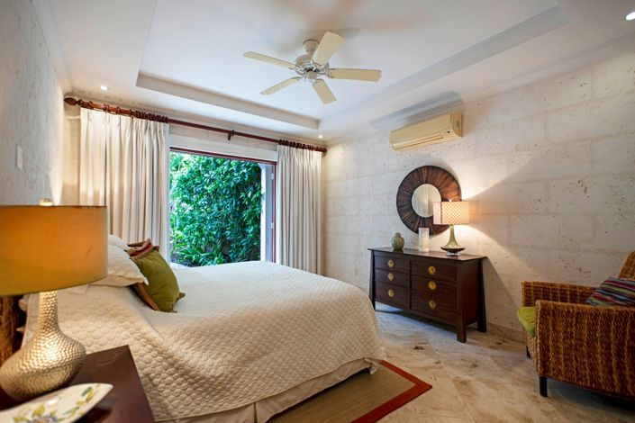 Image No.10-3 Bed Villa for sale