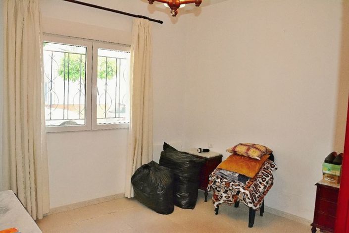 Image No.12-4 Bed Townhouse for sale