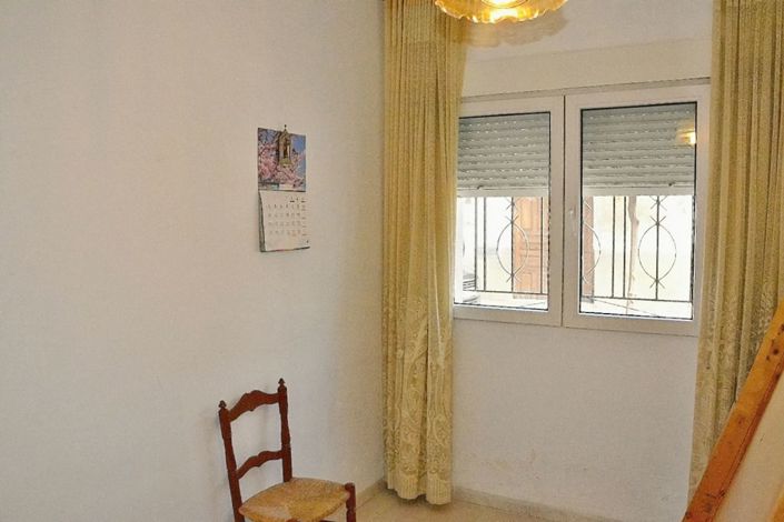 Image No.14-4 Bed Townhouse for sale