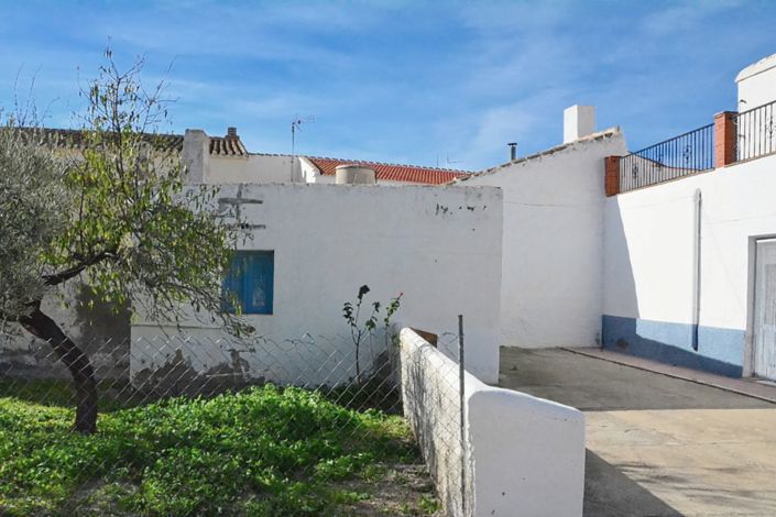 Image No.24-3 Bed Townhouse for sale