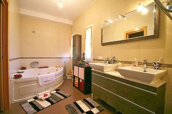 Image No.24-4 Bed Villa for sale