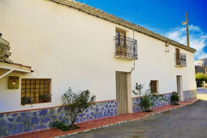 Image No.1-4 Bed Townhouse for sale