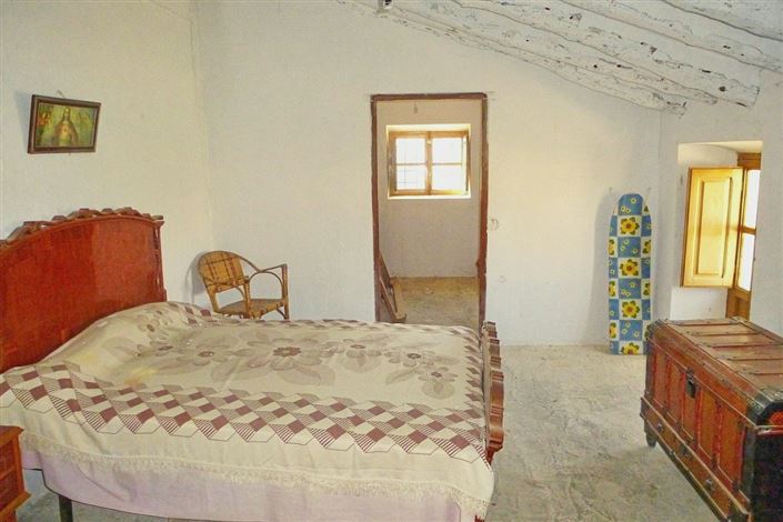 Image No.28-4 Bed Townhouse for sale