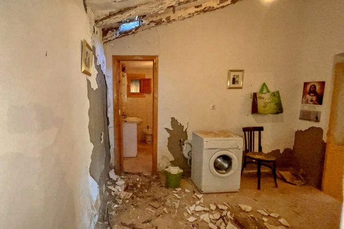 Image No.11-3 Bed Country Property for sale