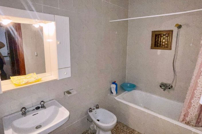 Image No.21-5 Bed Townhouse for sale