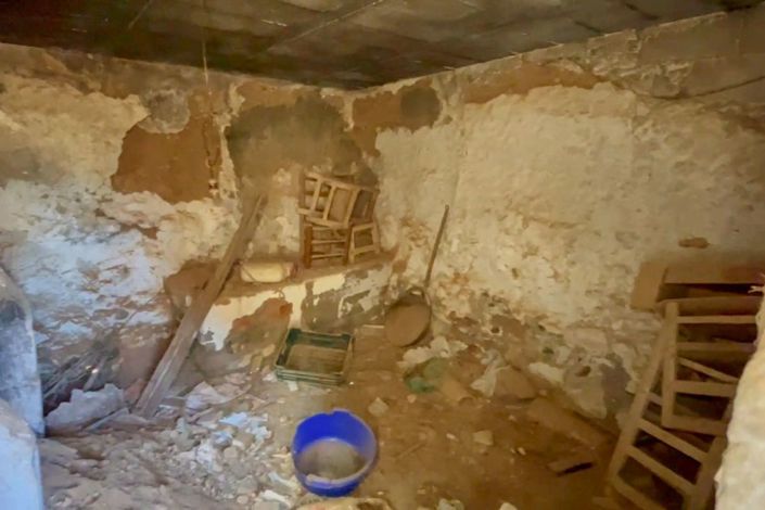 Image No.48-5 Bed Townhouse for sale