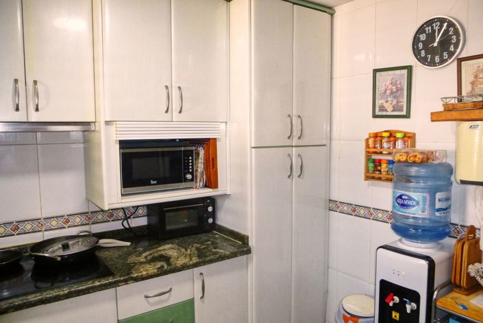 Image No.12-5 Bed Maisonette for sale