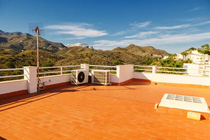 Image No.40-5 Bed Maisonette for sale