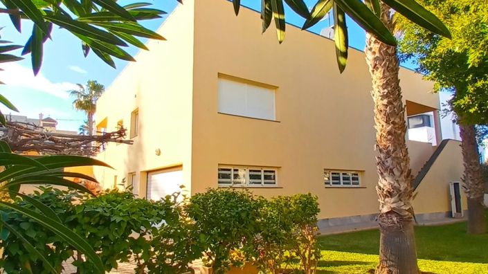 Image No.38-4 Bed Villa for sale