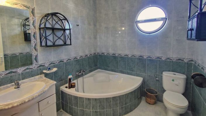 Image No.27-3 Bed Maisonette for sale