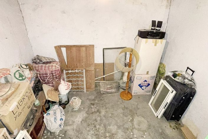 Image No.22-8 Bed Townhouse for sale