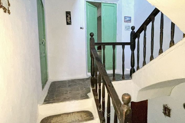 Image No.26-8 Bed Townhouse for sale