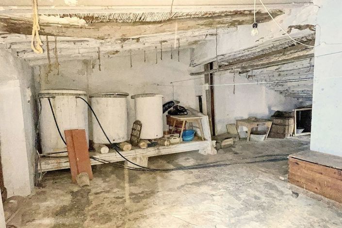 Image No.34-8 Bed Townhouse for sale