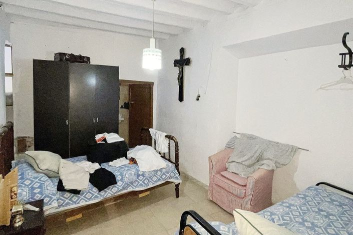 Image No.7-8 Bed Townhouse for sale