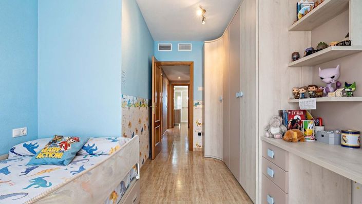 Image No.18-4 Bed Semi-Detached for sale