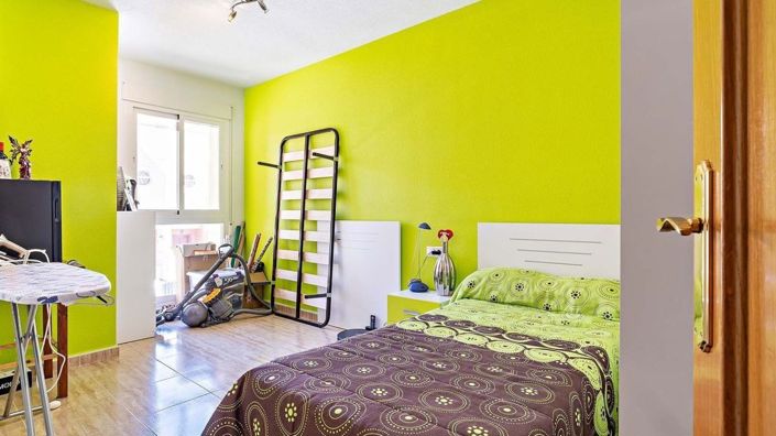 Image No.19-4 Bed Semi-Detached for sale