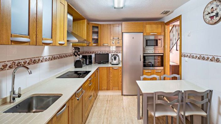 Image No.9-4 Bed Semi-Detached for sale