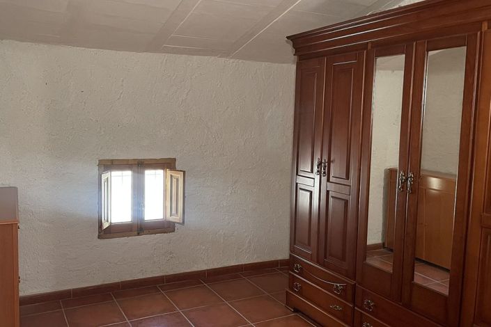 Image No.12-3 Bed Country Property for sale