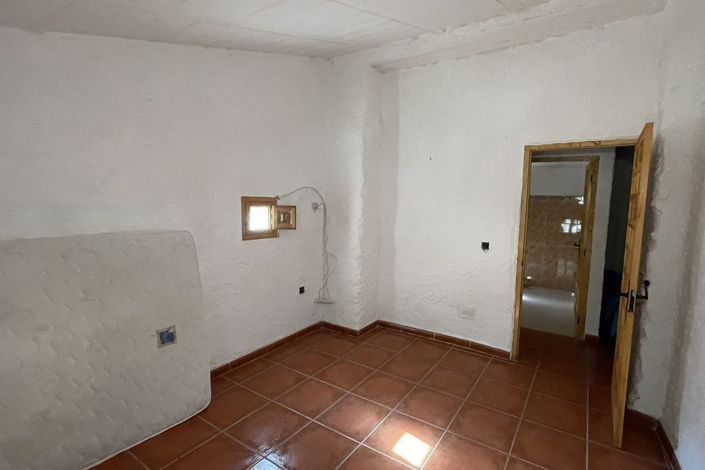 Image No.15-3 Bed Country Property for sale