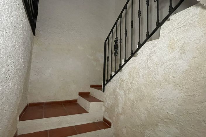 Image No.9-3 Bed Country Property for sale