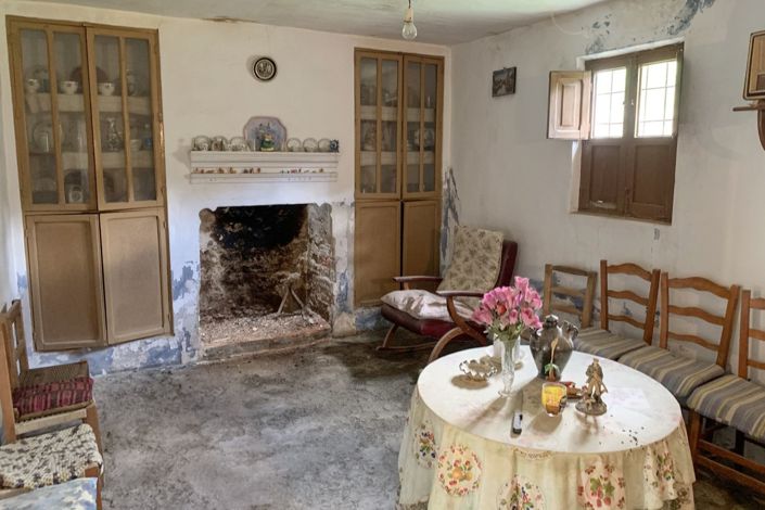 Image No.10-4 Bed Country Property for sale