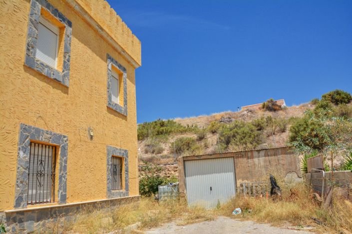 Image No.27-3 Bed Villa for sale