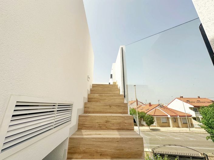 Image No.12-3 Bed Villa for sale