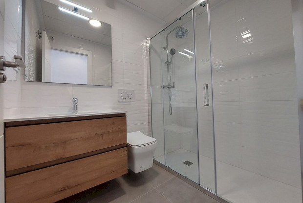 Image No.6-3 Bed Chalet for sale