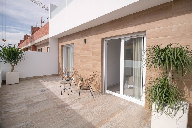 Image No.11-3 Bed Townhouse for sale