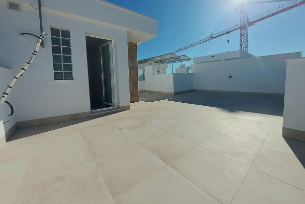 Image No.17-3 Bed Townhouse for sale