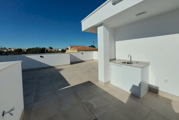 Image No.18-3 Bed Townhouse for sale