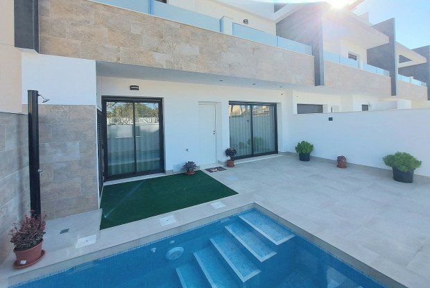 Image No.2-3 Bed Townhouse for sale