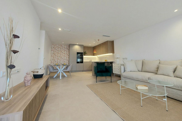 Image No.20-3 Bed Townhouse for sale