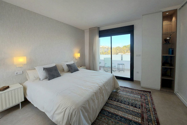 Image No.26-3 Bed Townhouse for sale