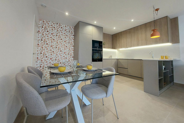 Image No.3-3 Bed Townhouse for sale