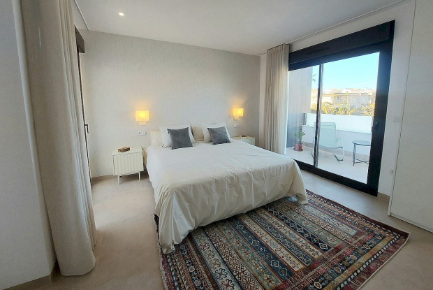 Image No.5-3 Bed Townhouse for sale