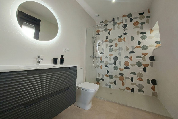 Image No.6-3 Bed Townhouse for sale