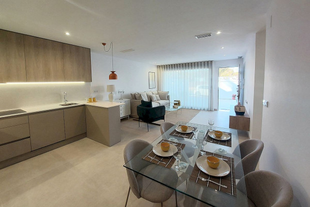 Image No.8-3 Bed Townhouse for sale