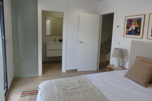 Image No.6-3 Bed Townhouse for sale