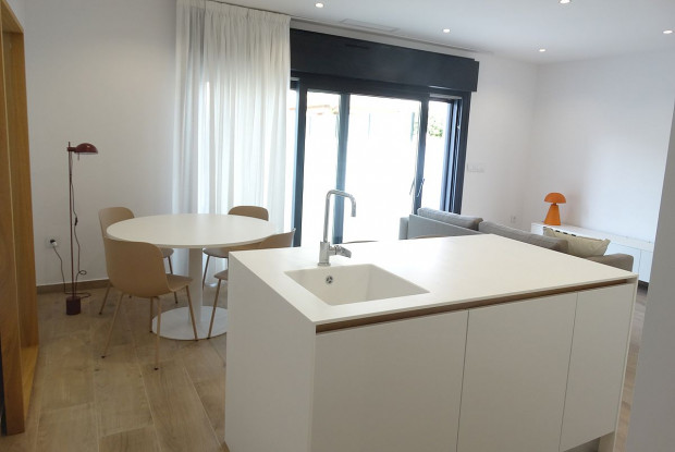 Image No.8-3 Bed Townhouse for sale