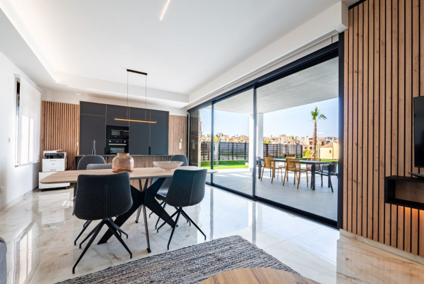 Image No.8-3 Bed Villa for sale