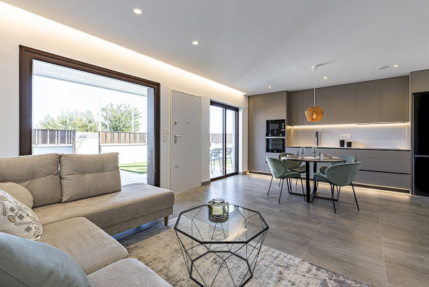 Image No.8-2 Bed Bungalow for sale