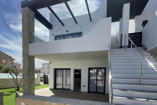 Image No.2-3 Bed Townhouse for sale