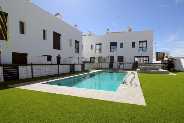 Image No.10-3 Bed Townhouse for sale